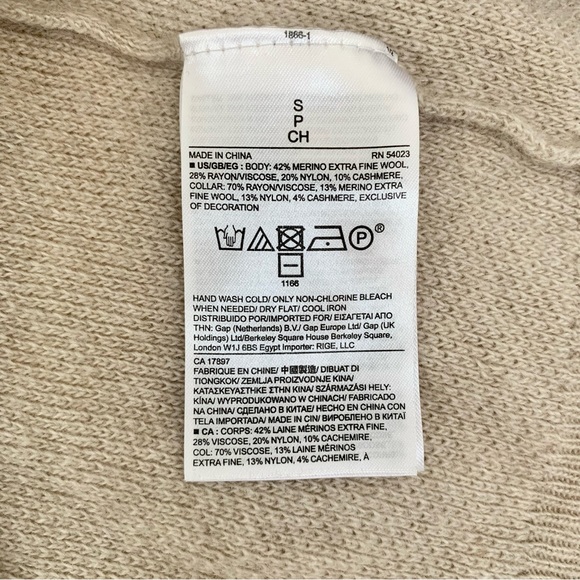 Banana Republic Filpucci Fine Italian Yarn Cashmere Sweater in Beige - Picture 6 of 8